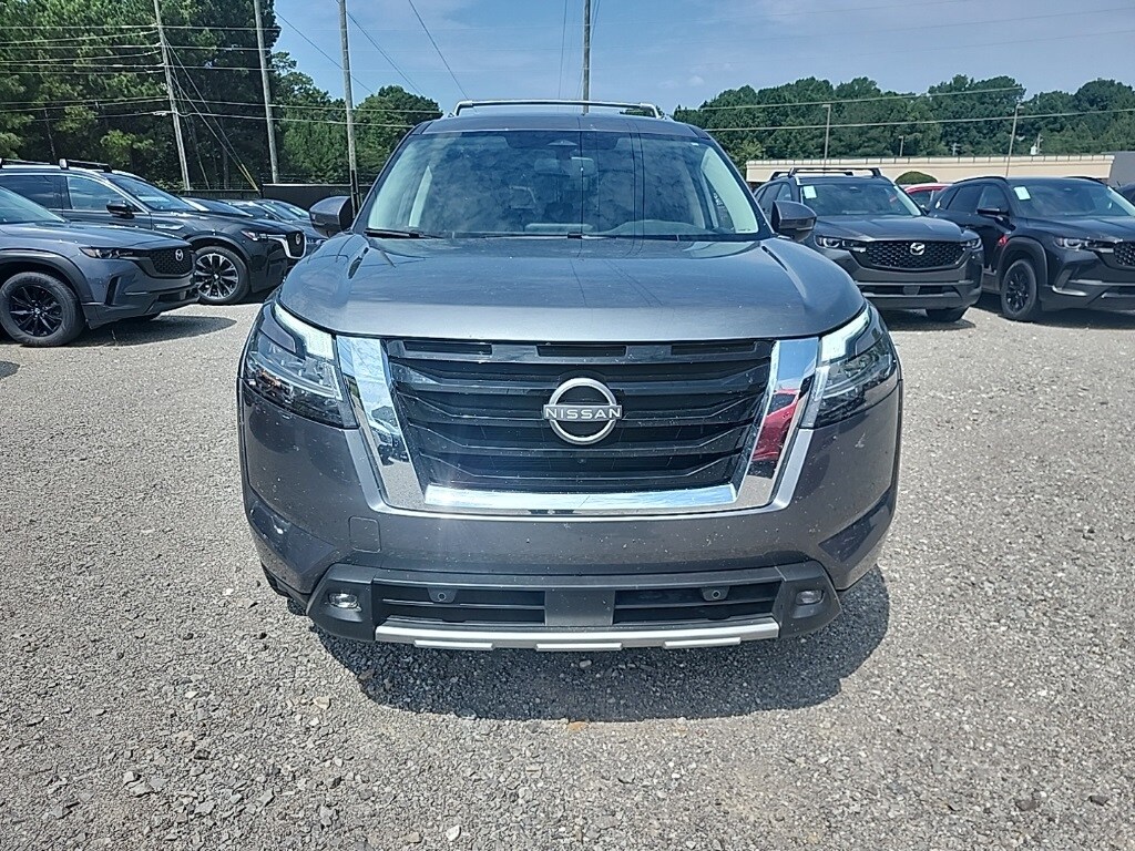 2022 Nissan Pathfinder SL photo 2
