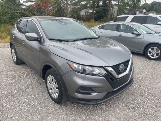 2020 Nissan Rogue Sport S photo 2