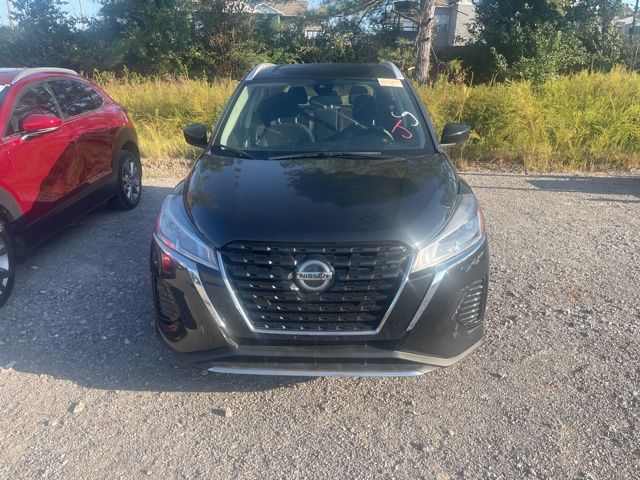 2021 Nissan Kicks SV photo 3