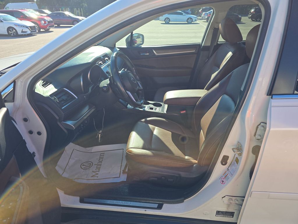 2018 Subaru Outback 2.5i photo 2