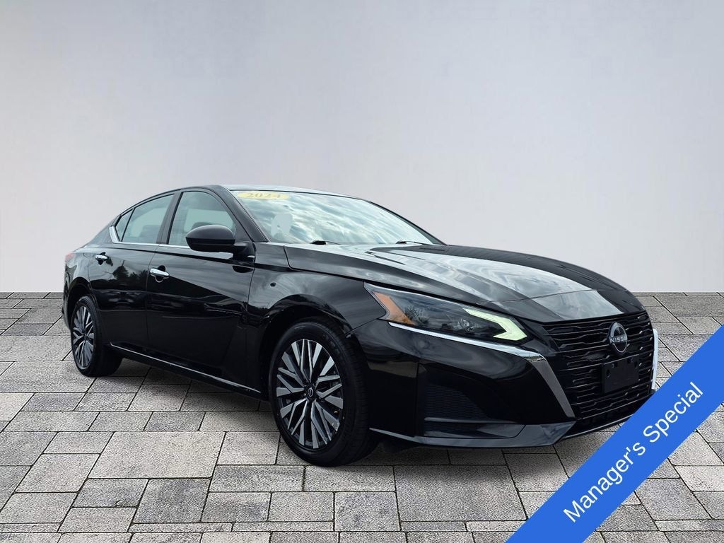 Used 2024 Nissan Altima 2.5 SV Sedan