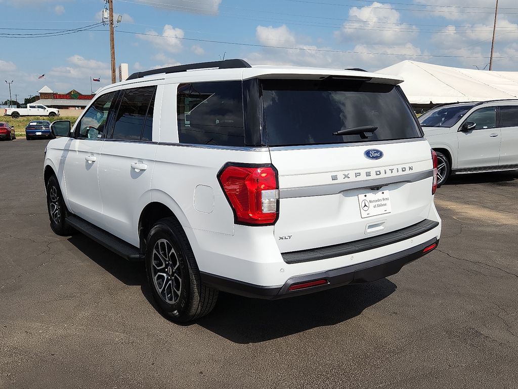 2022 Ford Expedition XLT photo 3
