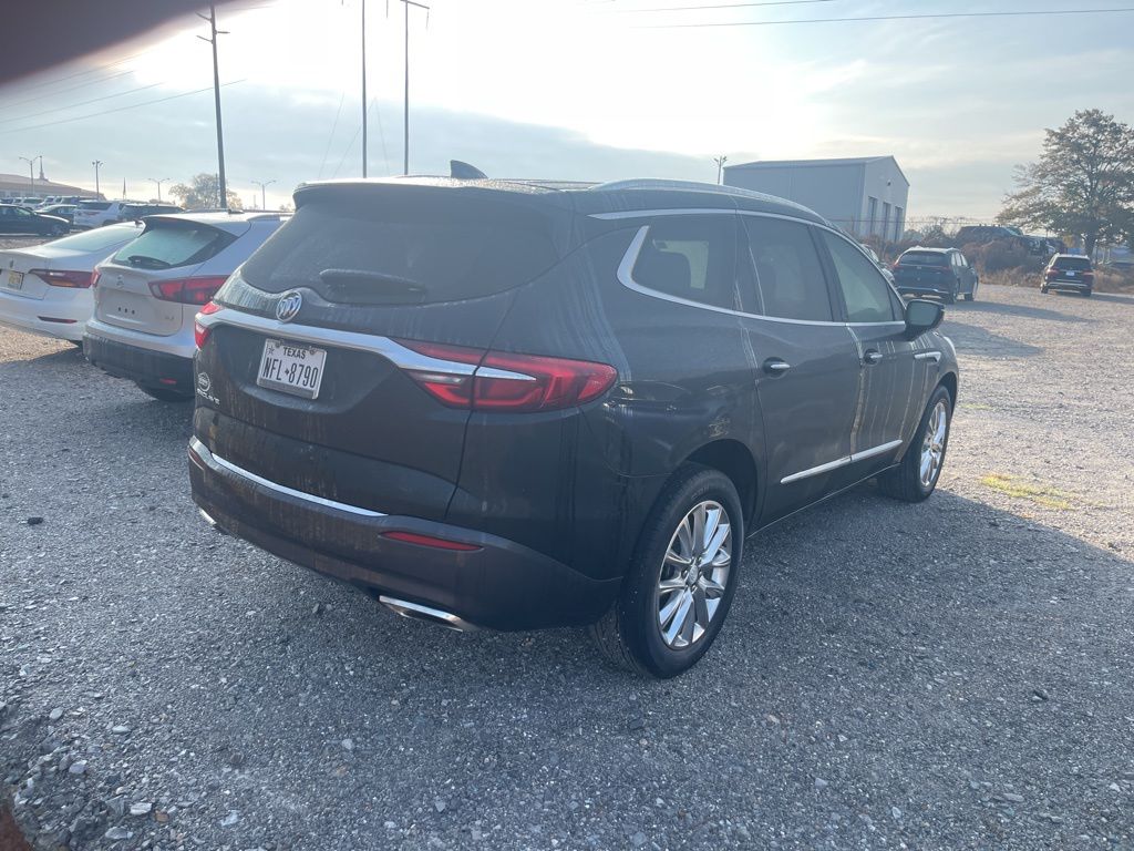 2020 Buick Enclave Essence photo 3