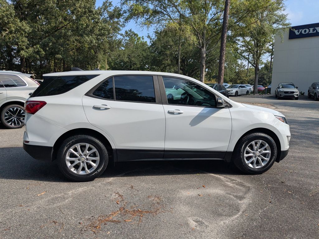 2020 Chevrolet Equinox LS photo 3