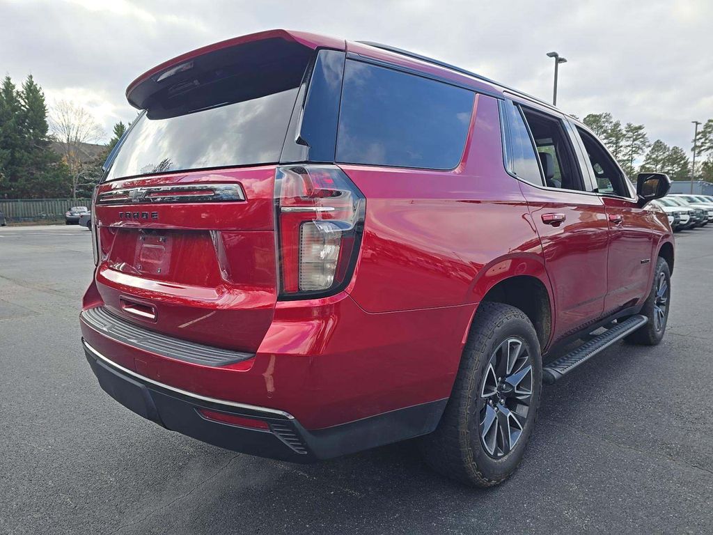 2021 Chevrolet Tahoe Z71 photo 2