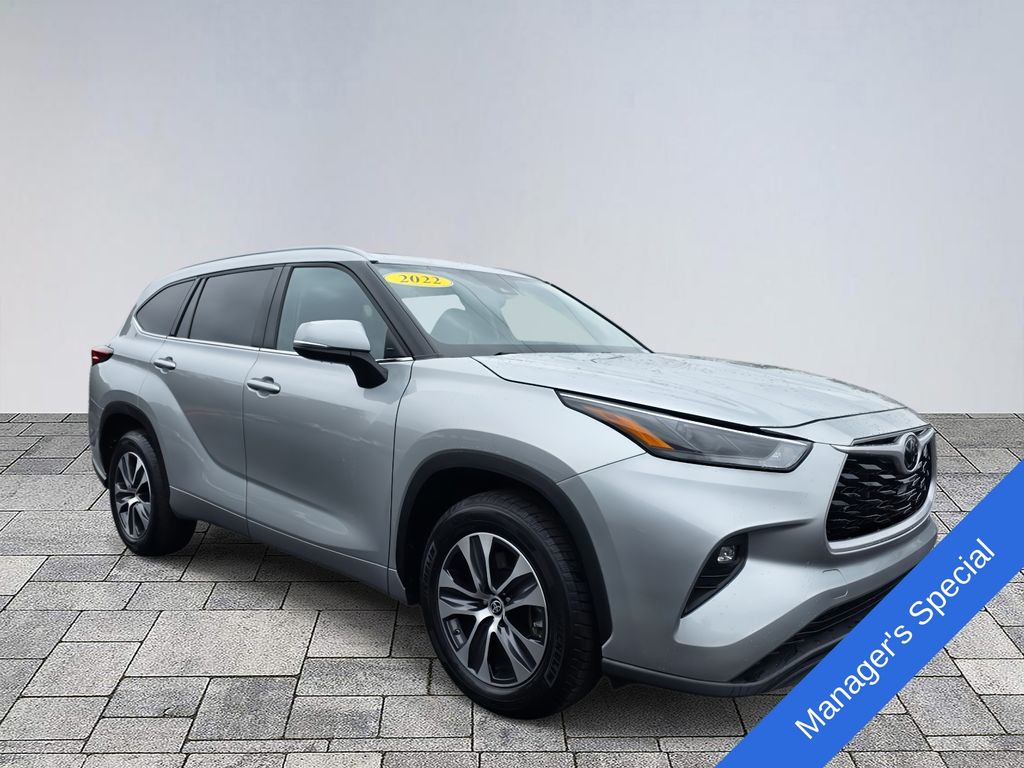 2022 Toyota Highlander XLE's photo
