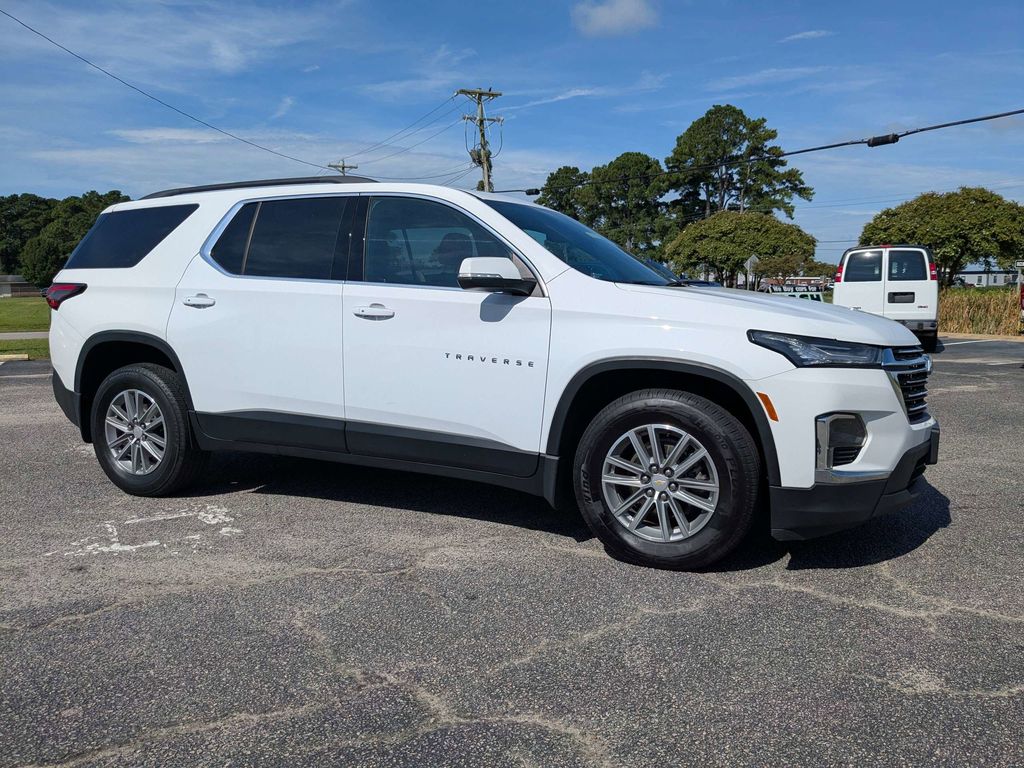 2022 Chevrolet Traverse Cloth photo 3