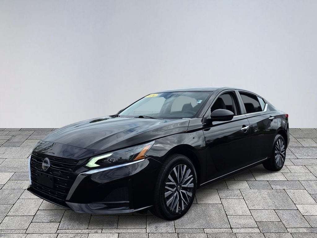 Used 2024 Nissan Altima 2.5 SV Sedan