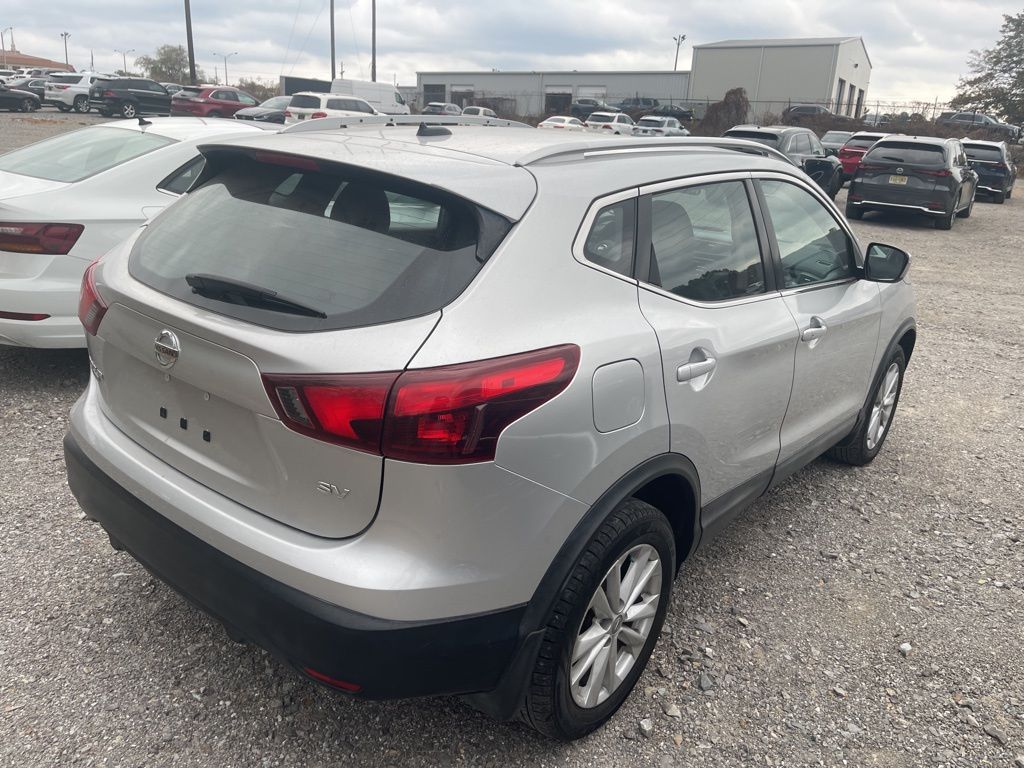 2017 Nissan Rogue Sport SV photo 3