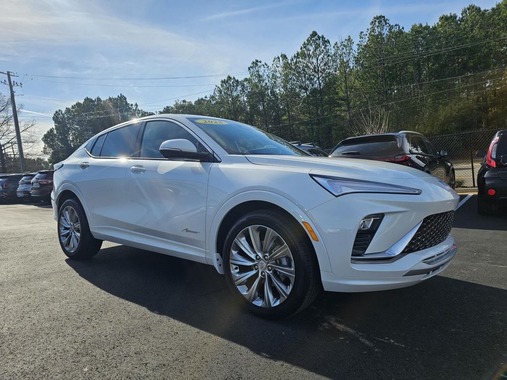 2025 Buick Envista Avenir's photo