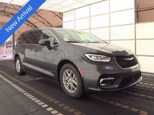 2023 Chrysler Pacifica Touring L's photo