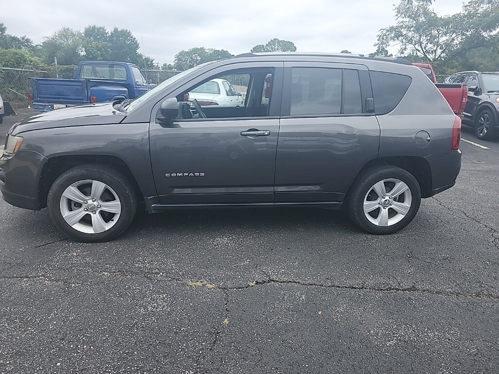 2016 Jeep Compass Sport photo 4