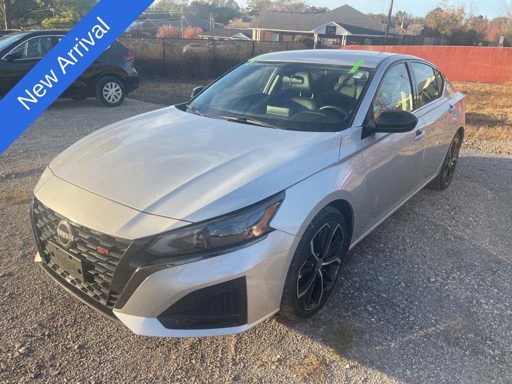 Used 2024 Nissan Altima 2.5 SR Sedan