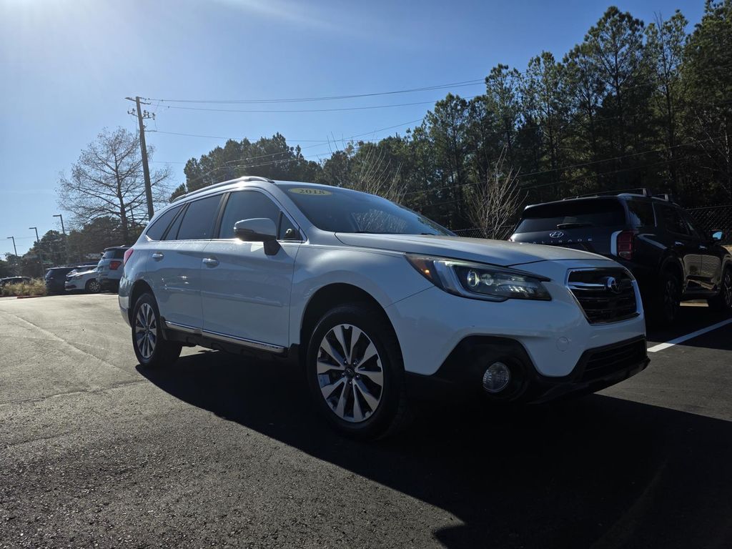 2018 Subaru Outback Touring's photo