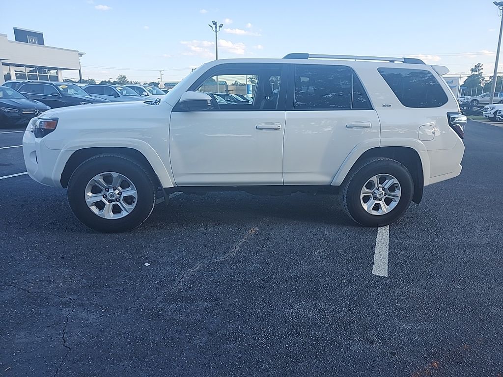 2024 Toyota 4Runner SR5 photo 3
