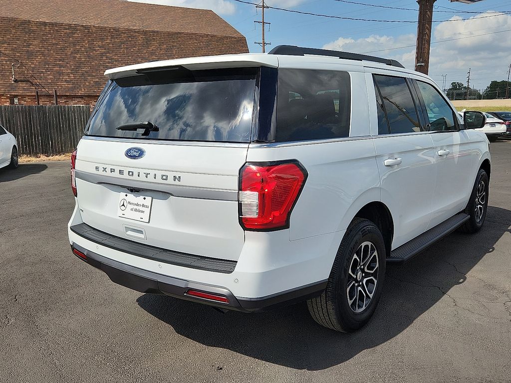 2022 Ford Expedition XLT photo 4