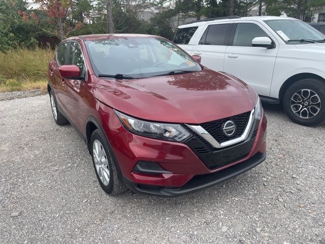 2020 Nissan Rogue Sport S photo 2
