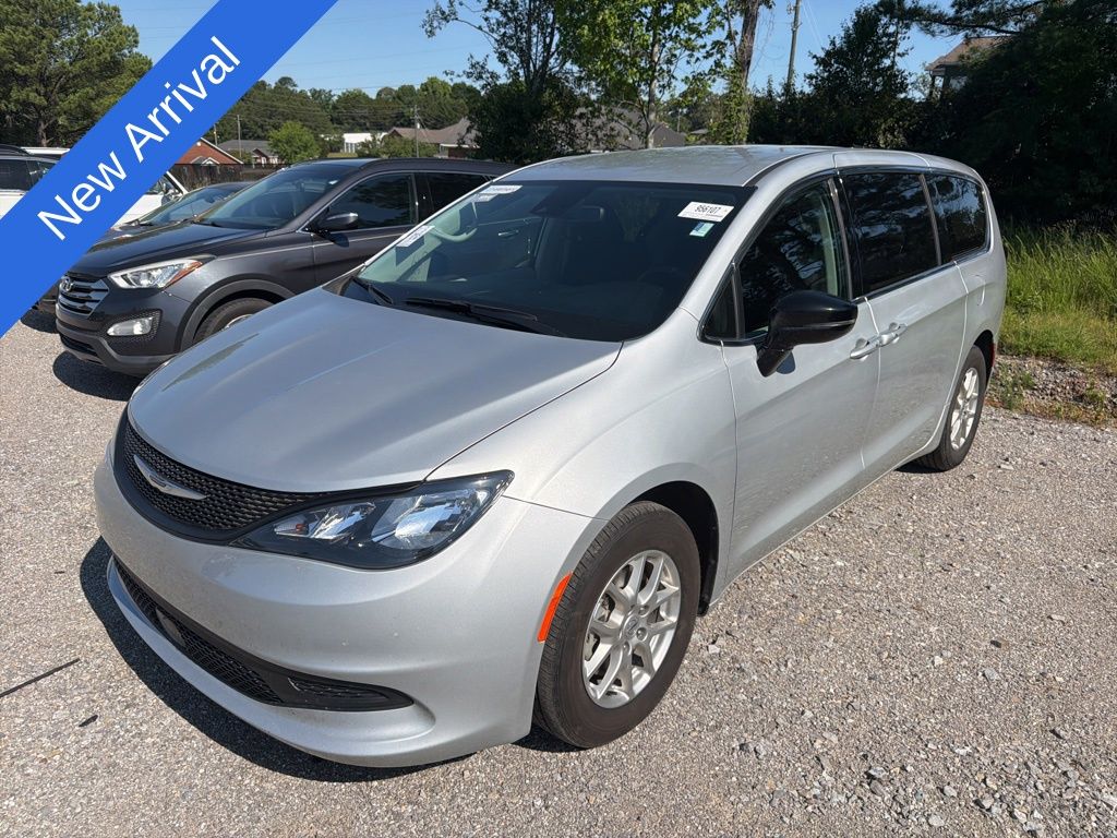 2024 Chrysler Voyager LX's photo