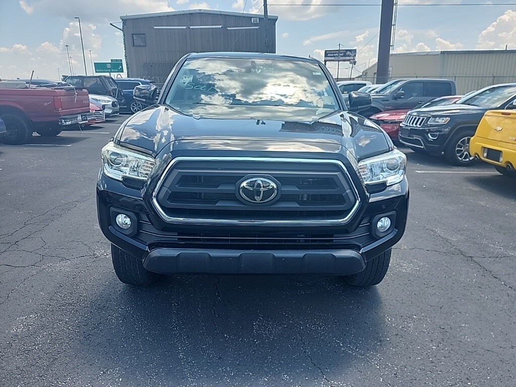 2021 Toyota Tacoma SR5 V6 photo 2