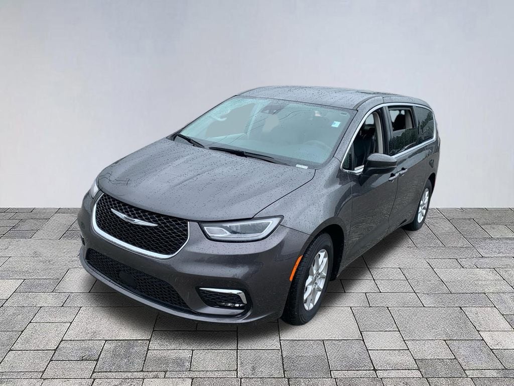 Used 2023 Chrysler Pacifica Touring L Minivan/Van