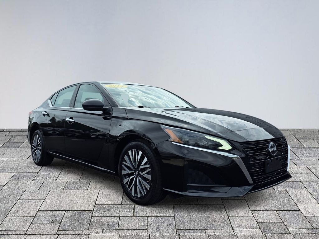 Used 2024 Nissan Altima 2.5 SV Sedan