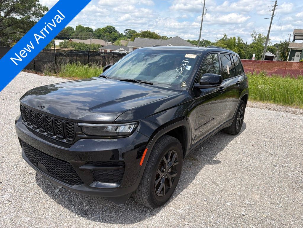 2024 Jeep Grand Cherokee Altitude's photo