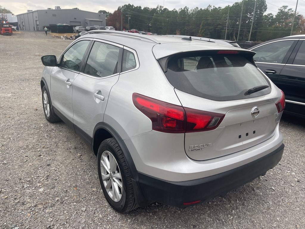 2017 Nissan Rogue Sport SV photo 4