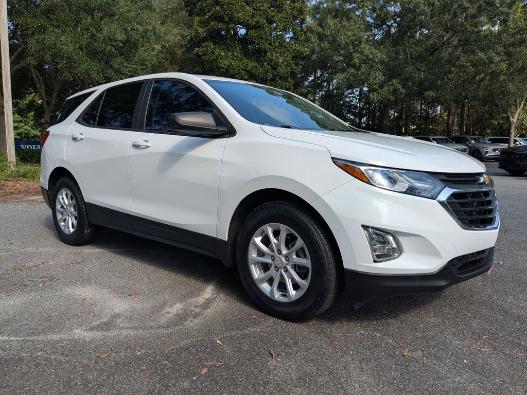 2020 Chevrolet Equinox LS photo 2