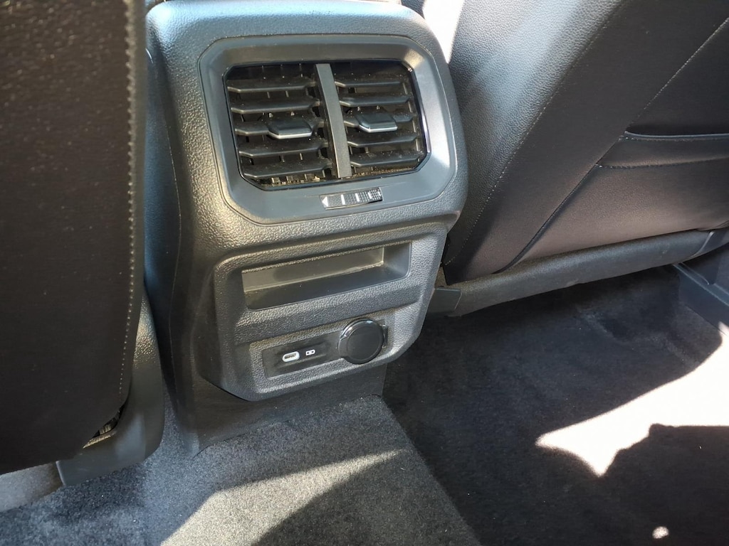 Used 2024 Volkswagen Tiguan SE SUV