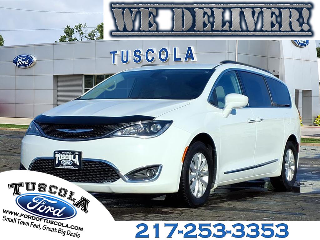 2017 Chrysler Pacifica Touring-L's photo