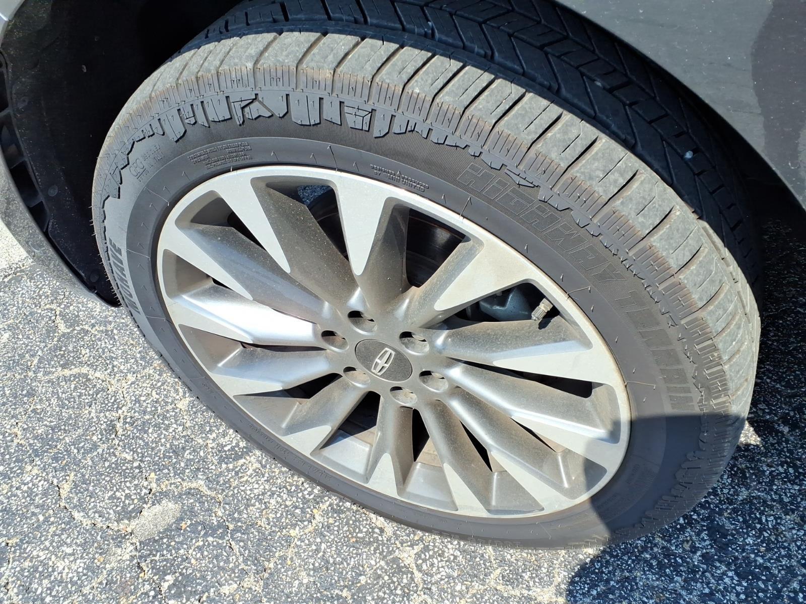 2018 Lincoln Navigator Select - Photo 19