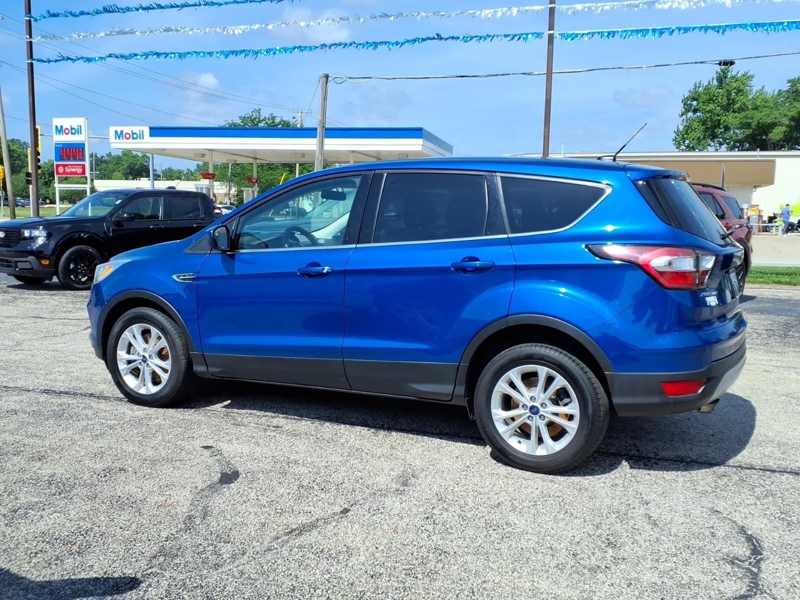 Used 2017 Ford Escape SE with VIN 1FMCU9GD6HUD91671 for sale in Tuscola, IL
