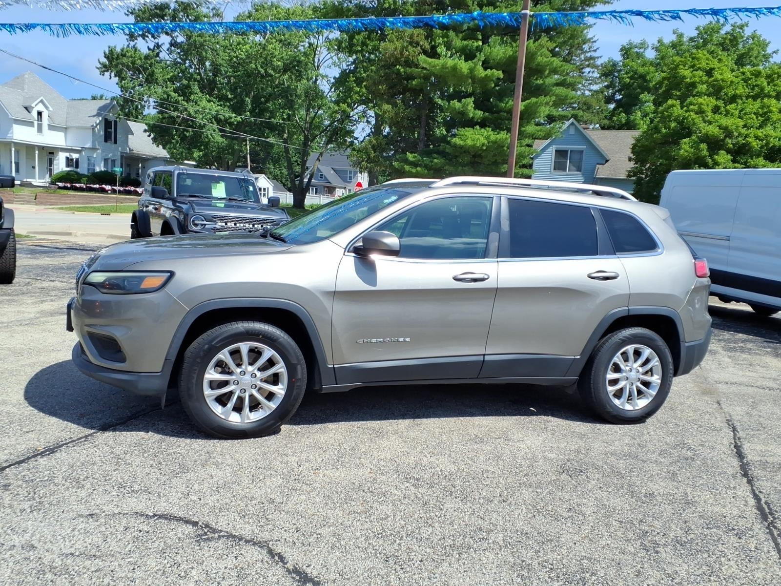 Used 2019 Jeep Cherokee Latitude with VIN 1C4PJMCB9KD213038 for sale in Tuscola, IL