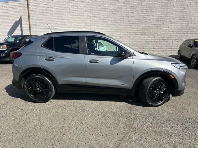 2025 Buick Encore GX Sport Touring photo 2
