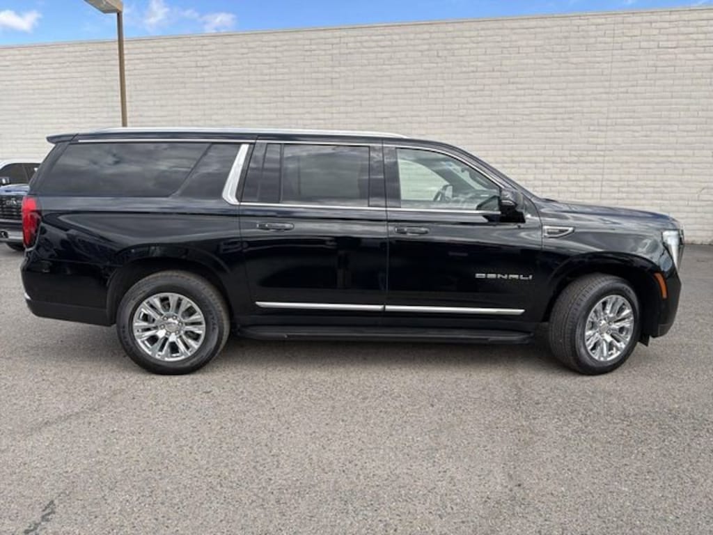 Used 2025 GMC Yukon XL Denali SUV