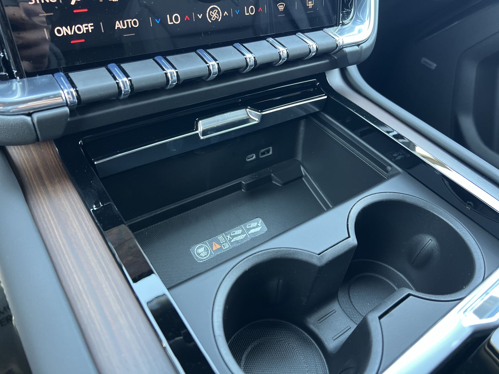 2026 GMC Yukon XL Denali - Photo 64