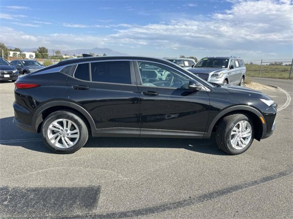 New 2025 Buick Envista Preferred SUV
