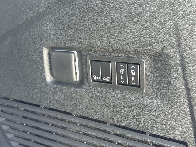2026 GMC Yukon XL AT4 - Photo 28