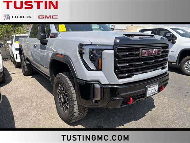 2024 GMC Sierra 4WD Crew Cab Standard Box AT4X's photo
