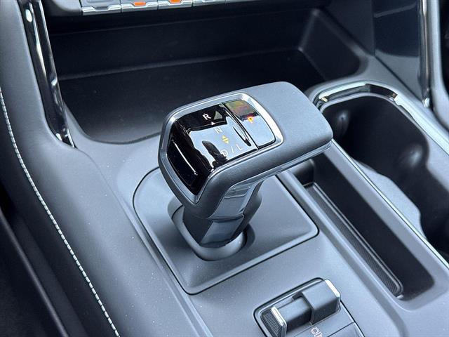 2026 GMC Sierra 1500 AT4X - Photo 13