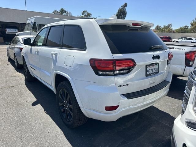 2021 Jeep Grand Cherokee Laredo photo 3