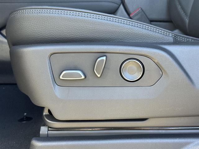 2027 GMC Yukon Denali - Photo 29