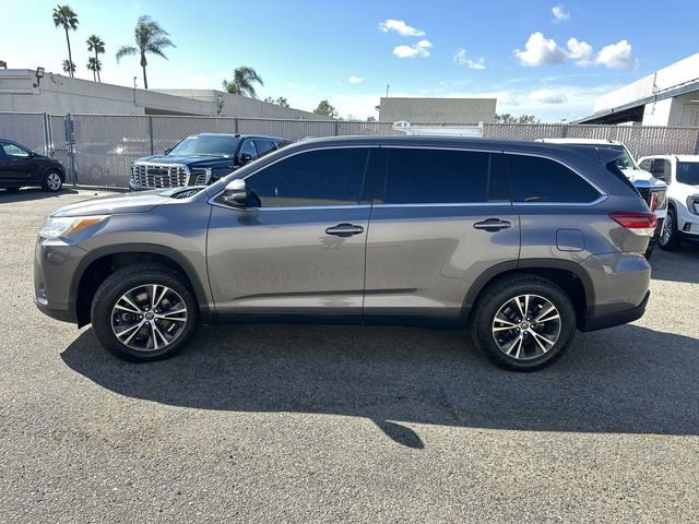 2019 Toyota Highlander LE I4 photo 6