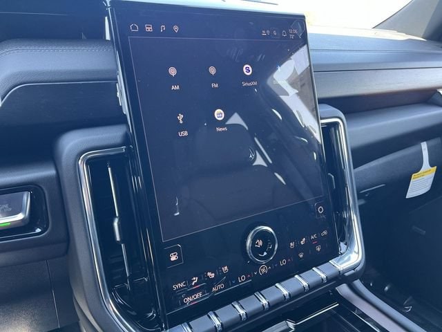 2026 GMC Yukon XL Denali - Photo 17