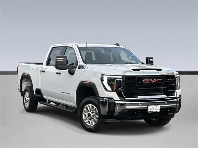 2026 GMC Sierra 2500HD Pro's photo
