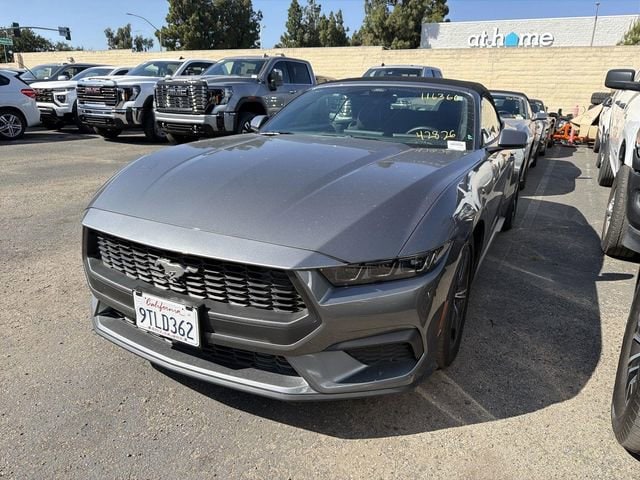 2025 Ford Mustang photo 3