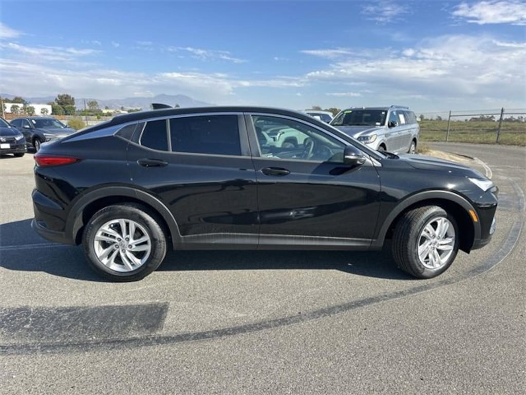 New 2025 Buick Envista Preferred SUV