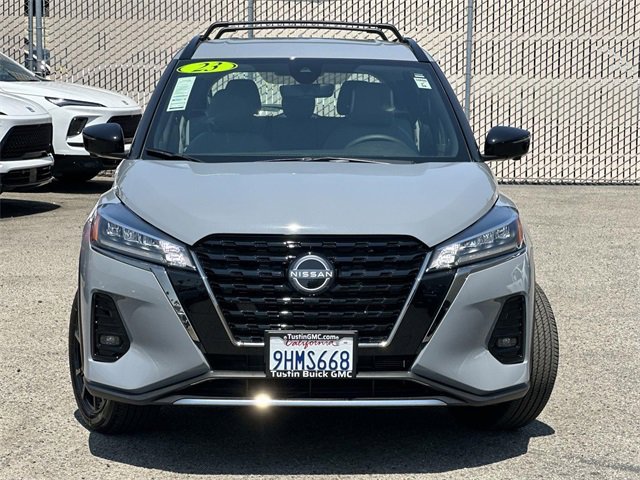 2023 Nissan Kicks SR photo 2