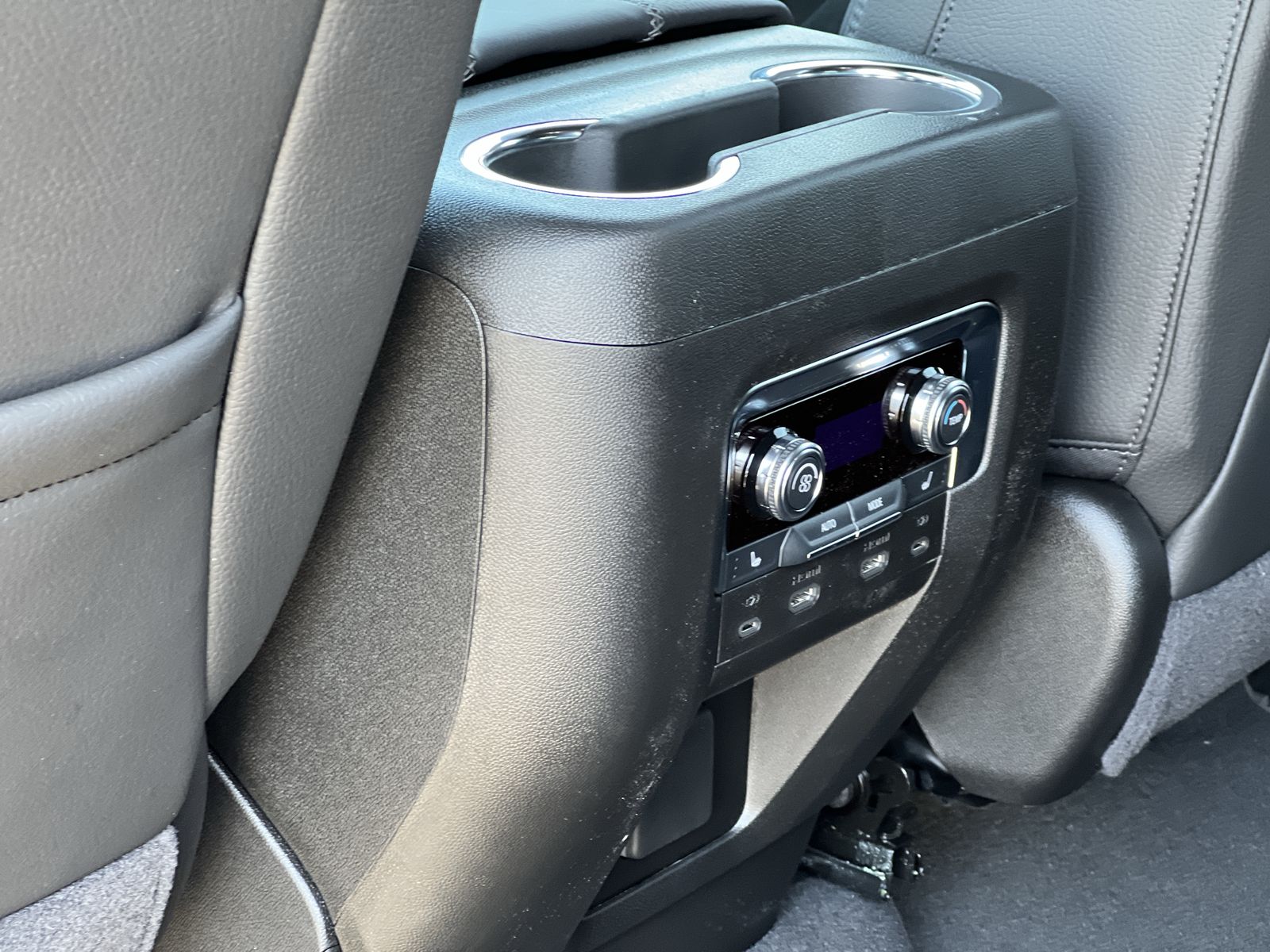 2026 GMC Yukon XL Denali - Photo 71