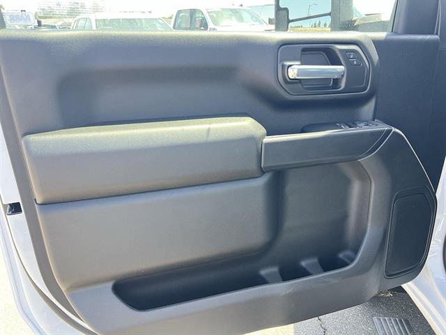 2026 GMC Sierra 3500 Chassis Cab Pro - Photo 10